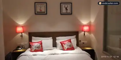 Hotel Le Lotus Grand Varanasi photo 2
