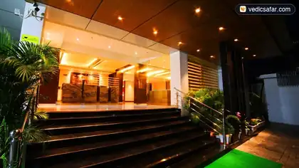 Hotel Le Lotus Grand Varanasi photo 4