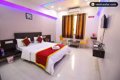 Hotel President Palace Akkalkot photo 2