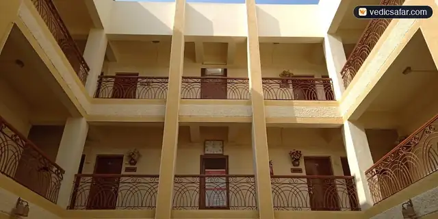 Ambajogai Shri Ambejogai Bhakta Niwas Nyas