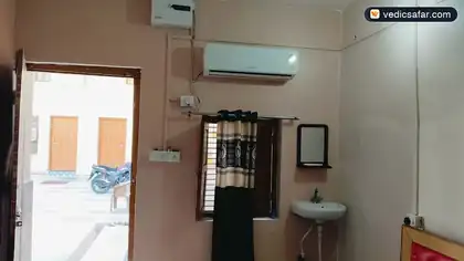 Shri Bhakti Ashram Ayodhya photo 4
