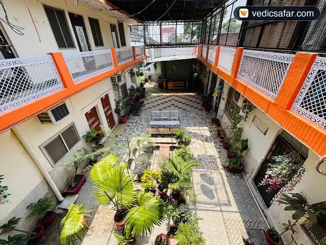 Shri Hari Lodge Ayodhya