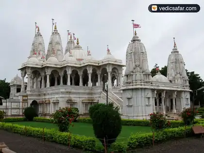Swaminarayan (Chhapaiya) Mandir Bhakta Niwas Ayodhya photo 2