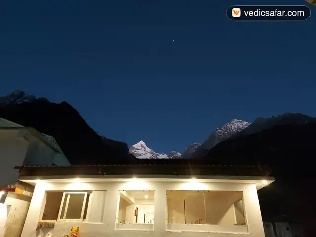 Dalmiya Yatri Niwas Badrinath