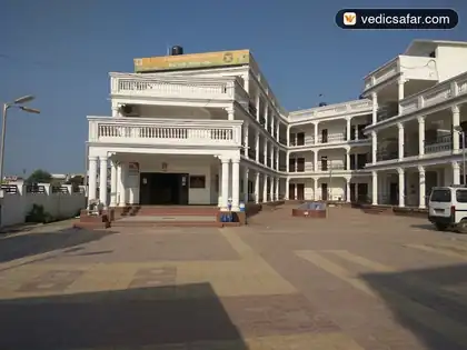 Popat Vasa Yatrik Bhavan Becharaji photo 3