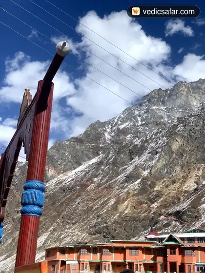 Bhavan in Badrinath near Temple Dharamshala photo 5