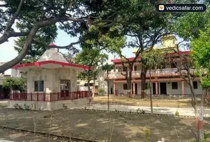 Brijghat Shri Krishna Ashram By Shri Gyan Swaroopanand Maharaj photo 5