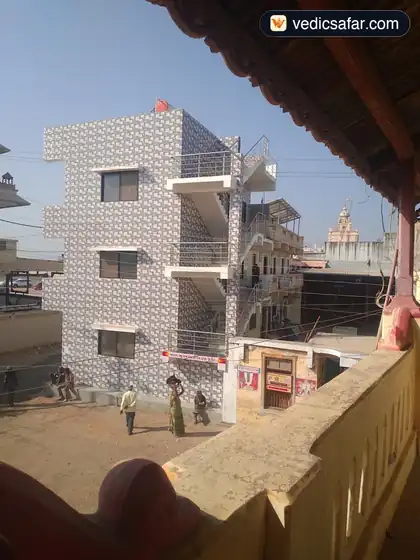 Bharat Bhavan Ashram (Near Temple) Dakor photo 3