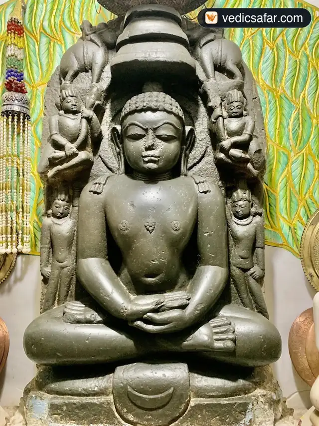 Dongargarh Shree Digambar Jain Mandir and Dharamshala