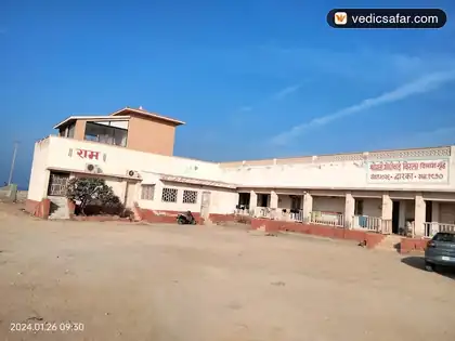 Gopibai Birla Guest House (Geeta Mandir) Dwarka photo 3