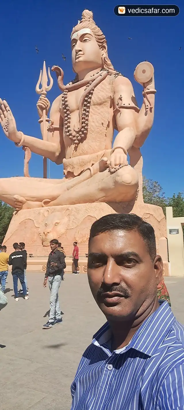 Dwarka Hotel Gayatri