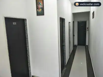 Dwarka Hotel Gayatri photo 4