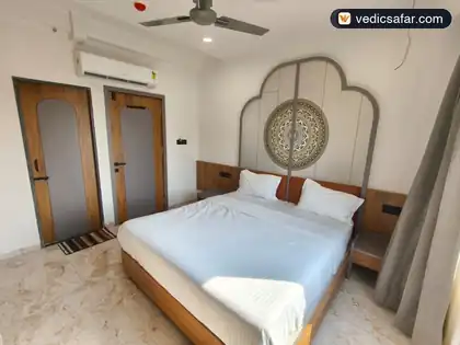 Dwarka Hotel Ishant photo 4