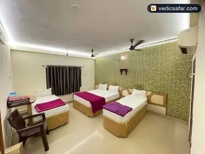 Dwarka Hotel Shreeji photo 2