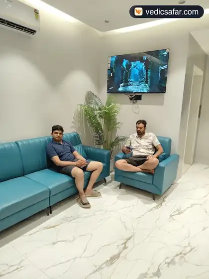 Dwarka Hotel Vantara Inn photo 4