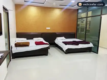 Ganagapur Hotel S K G Comforts photo 4