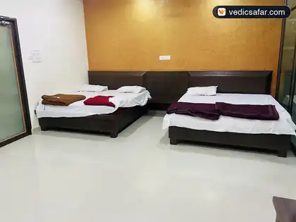 Ganagapur Hotel S K G Comforts photo 5