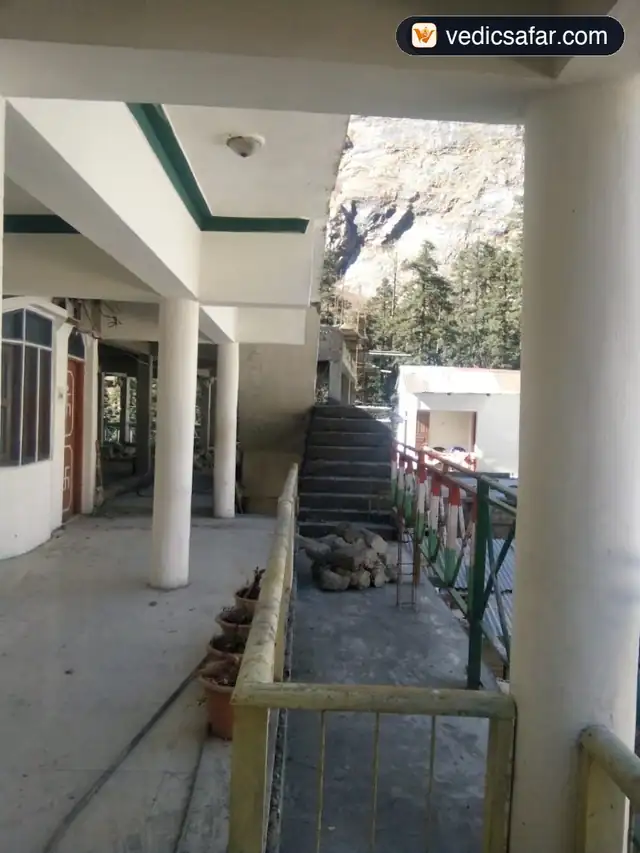 Ghangaria Hotel Priya