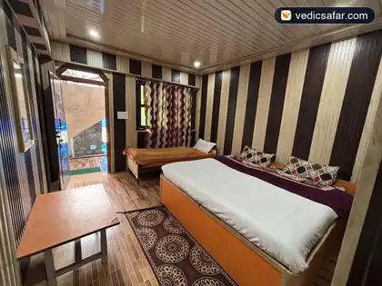 Ghangaria Hotel Priya photo 2