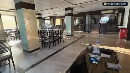 Govardhan Hotel Girraj Inn photo 4