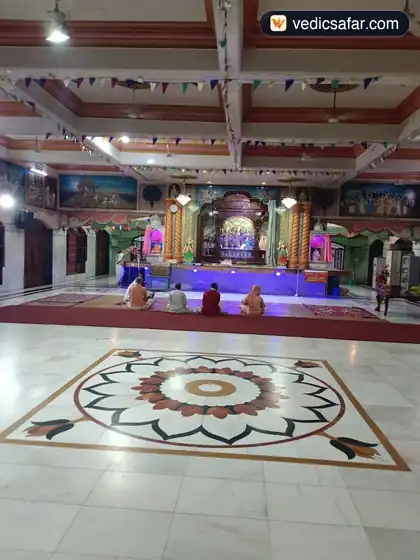 Shri Giridhari Gaudiya Math Govardhan photo 4