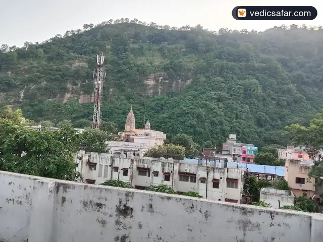 Sant Mandal Ashram (Near Har Ki Pauri) H