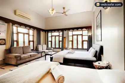 International Travellers' Hostel By ITH Stays photo 2