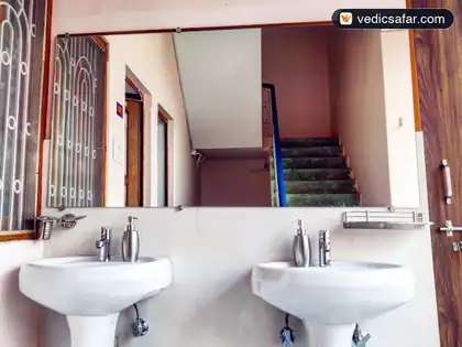 Live Free Hostel Varanasi photo 3
