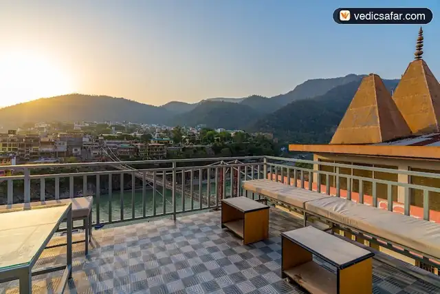 Madpackers Rishikesh Laxman Jhula