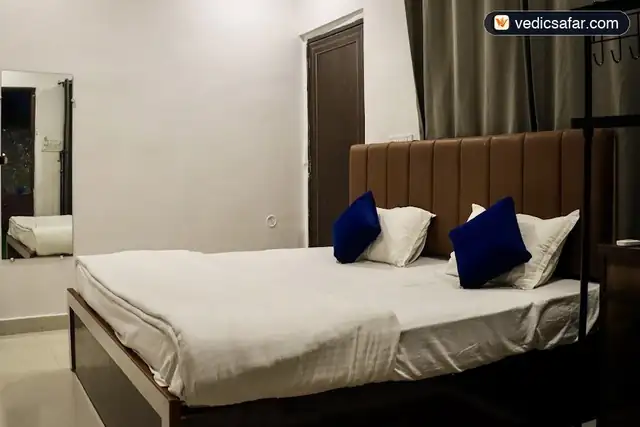 Mosaic Hostel Varanasi