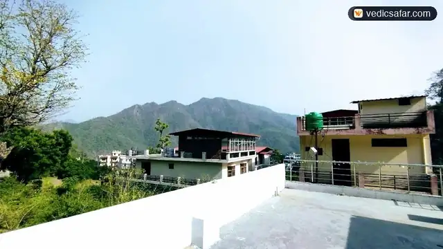 Stay with Anurag ( Hostel - Private Apartments- Rooms-Adventure )